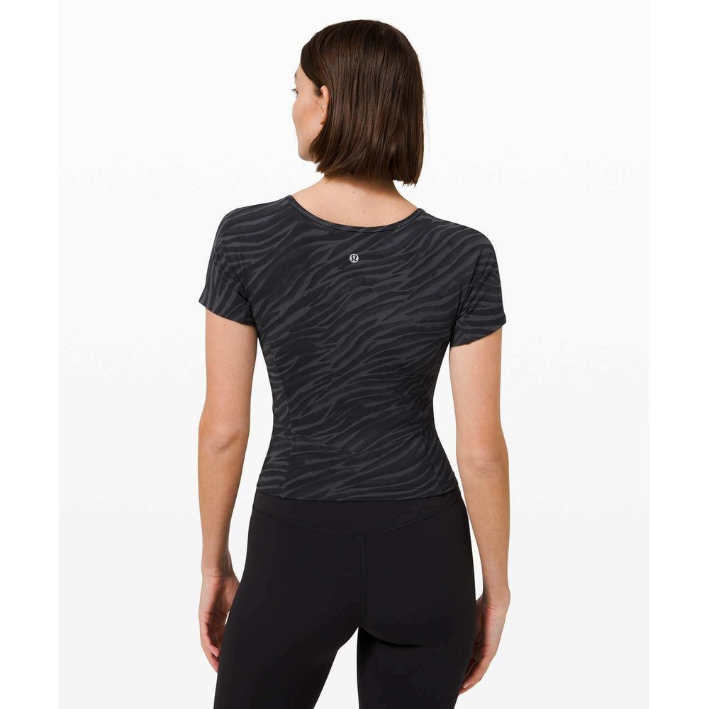 Lululemon Shirt Nulu Cropped Slim Yoga Short Sleeve Top Gray Black Tiger